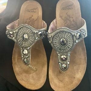 DANSKO PAMELA JEWELED THONG SANDALS S8 GENTLY USED / WORN TWICE